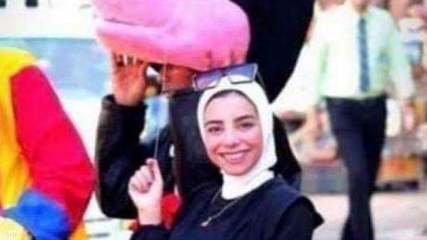 فتاة المول