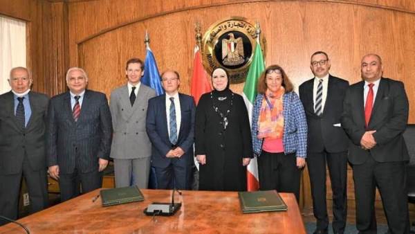 جامع برفقة وفد الوكالة الإيطالية