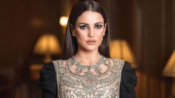 الفنانة درة التونسية