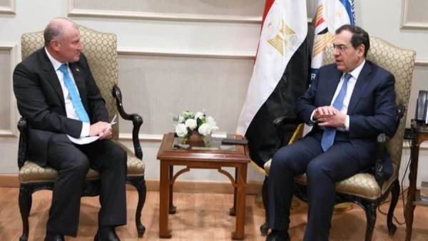 وزير البترول والسفير الأسترالي