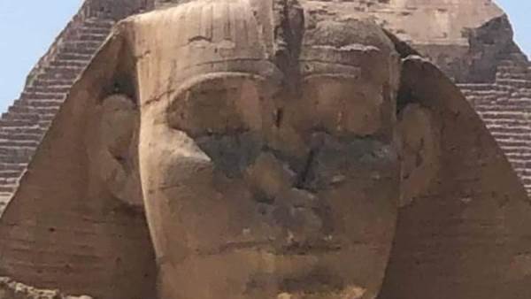 ابو الهول مغمض العينين