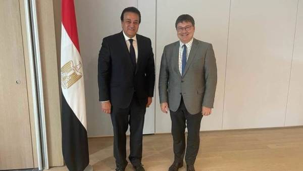 خالد عبدالغفار والرئيس التنفيذي لشركة سيمنز