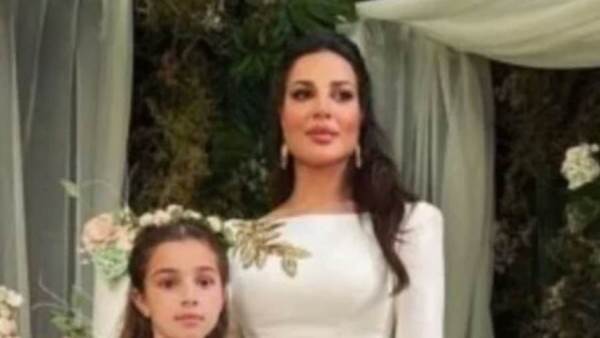 نادين نجيم وابنتها