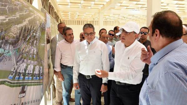 رئيس الوزراء يتفقد المنشأت الفندقية