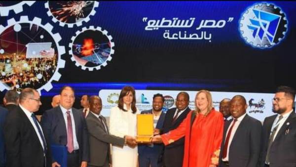 من مؤتمر مصر تستطيع بالصناعة