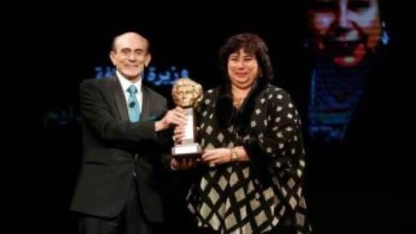 وزيرة الثقافة تكرم الفنان محمد صبحي