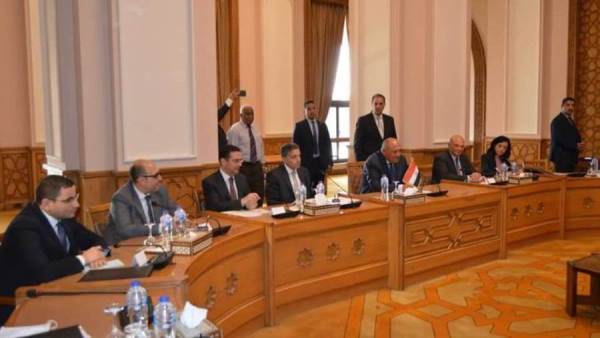 سامح شكري والمديرين التنفيذيين للبنك الدولي