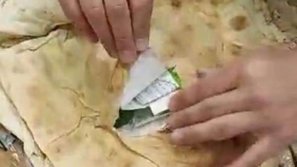 تهريب الأدوية داخل أرغفة العيش