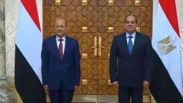 الرئيس السيسي ورئيس مجلس القيادة اليمني