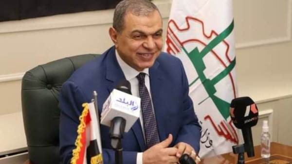 وزير القوي العاملة
