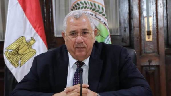 وزير الزراعة واستصلاح الأراضي