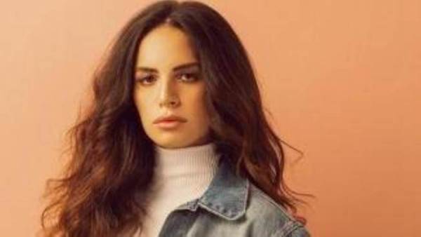 الفنانة امال ماهر