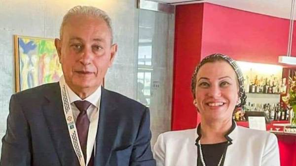 وزيرة البيئة والسفير ناصر كامل