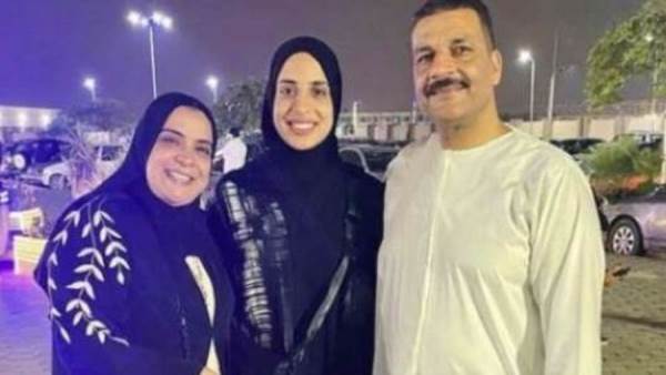 فريال أشرف وعائلتها