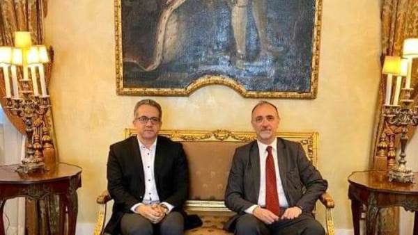 وزير السياحة وأحد منظمى الرحلات الإيطاليين
