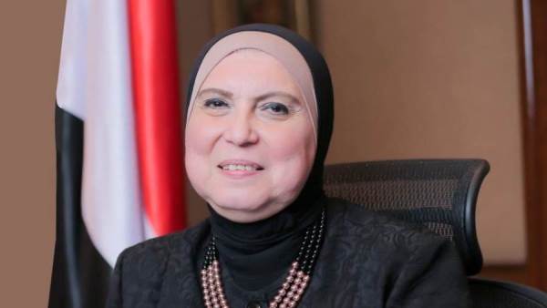 وزيرة التجارة والصناعة