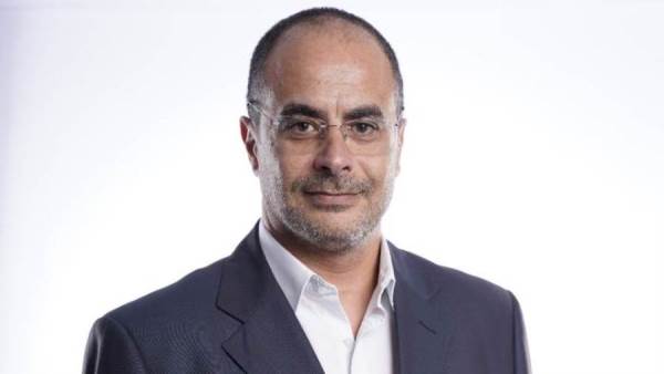 حسام عز