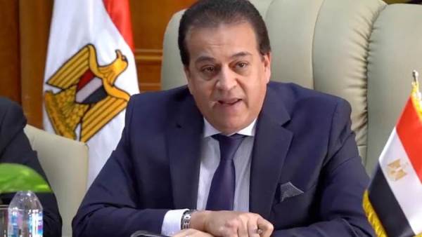 وزير التعليم العالي والبحث العلمي