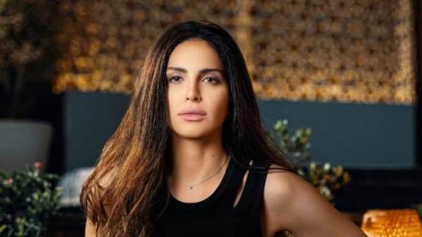 الفنانة آمال ماهر