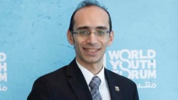 النائب محمد عبد العزيز