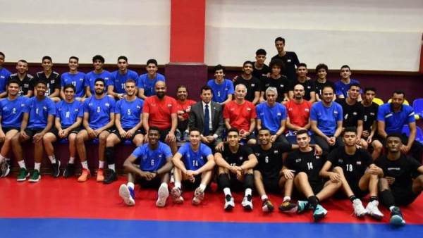 وزير الرياضة ومنتخب مصر للشباب والناشئين للكرة الطائرة