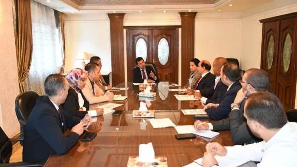 اجتماع وزير الشباب والرياضة مع اللجنة العليا لمبادرة مصر بلا غرقى