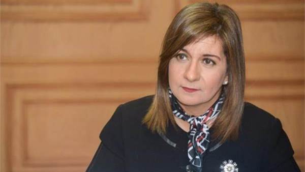 السفيرة نبيلة مكرم وزيرة الهجرة السابقة