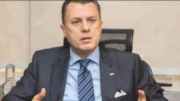 وزير السياحة والأثار