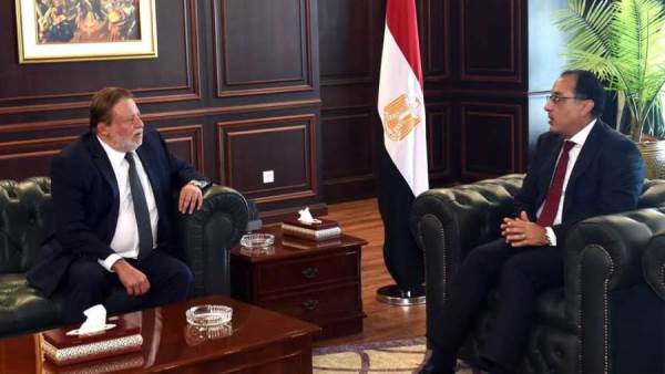 لقاء رئيس الوزراء مع محافظ البنك المركزي