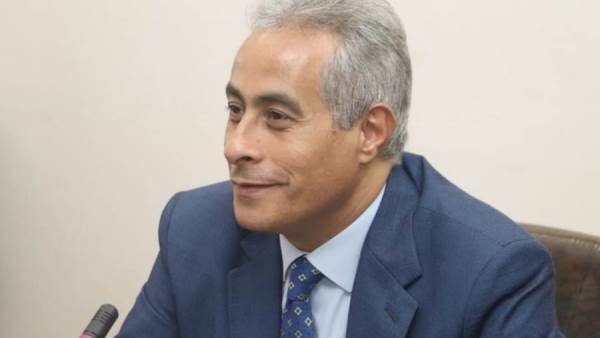وزير القوي العاملة