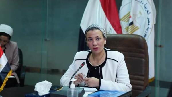 وزيرة البيئة