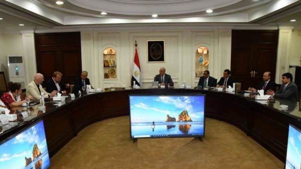 اجتماع وزير الإسكان