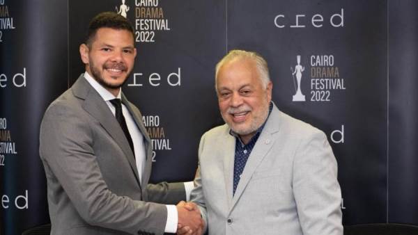 المهندس أحمد منصور الرئيس التنفيذي للشركة والدكتور أشرف زكي نقيب المهن التمثيلية