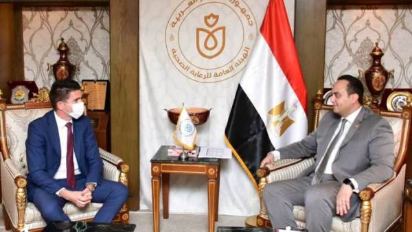 السبكى ومسئولي احد الشركات الألمانية