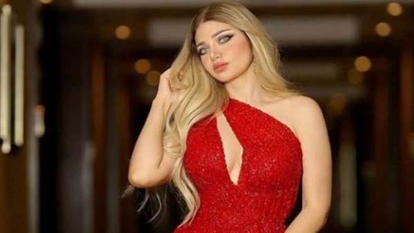 الاعلامية ياسمين الخطيب