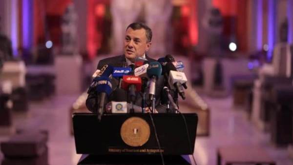 وزير السياحة والآثار