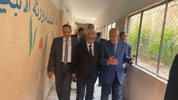 وزير التعليم يتفقد مدرسة المعتمدية