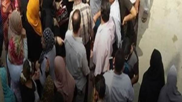ولي أمر يضرب معلم