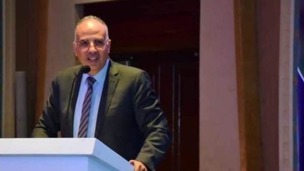 وزير الموارد المائية والرى