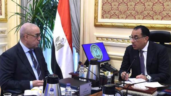 رئيس الوزراء ووزير الإسكان