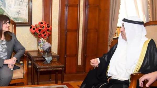 وزيرة الهجرة والمنسق العام للأسبوع الكويتي