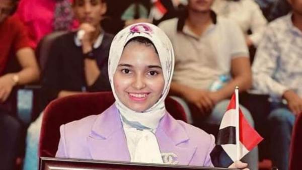 الطالبه فاطمه