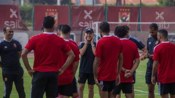 الأهلى يؤدى مرانه على ملعب التتش استعدادا لمواجهة الداخلية فى الدورى