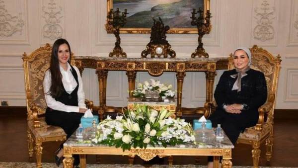 انتصار السيسي والسيدة الأولى لجمهورية صربيا