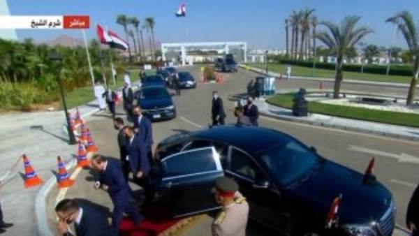 وصول السيسي مقر مؤتمر المناخ