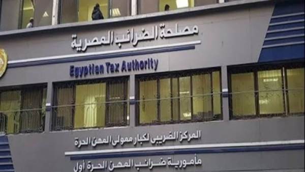 المالية: إجراءات لتوعية السائحين المغادرين بشروط رد ضريبة القيمة المضافة على مشترياتهم