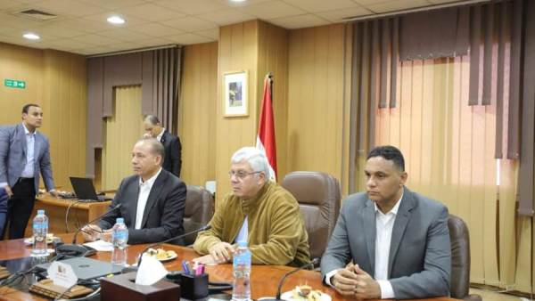 وزير التعليم يستعرض المشروعات التي تنفذها جامعة المنصورة