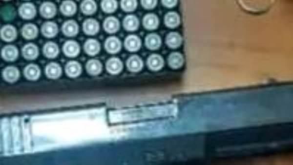 تهريب طبنجة وعدد من الطلقات