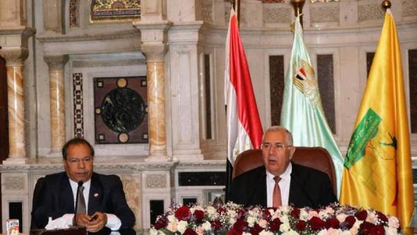 السيد القصير وزير الزراعة وعبدالله زغلول رئيس مركز بحوث الصحراء