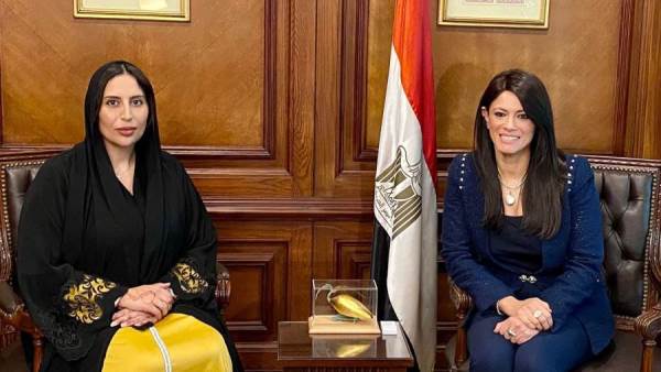 وزيرة التعاون الدولي وسفيرة الإمارات
